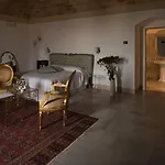 Hotel Masseria Fontana Di Vite 4*