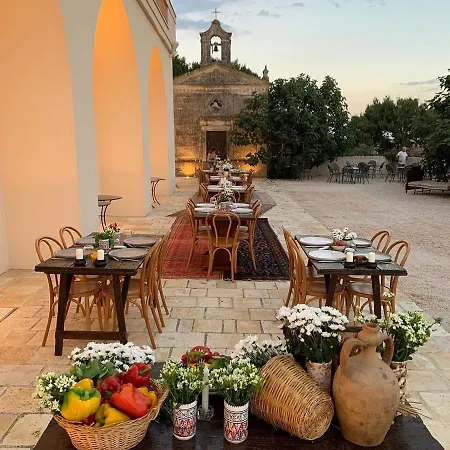 מלון Masseria Fontana Di Vite 4*