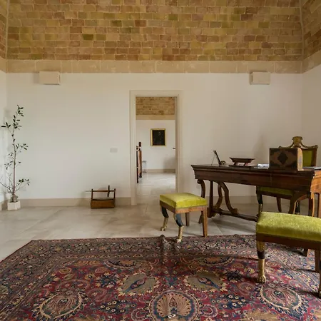 Masseria Fontana Di Vite Hotel 4*