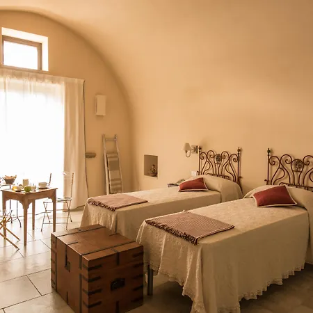 Masseria Fontana Di Vite Hotel 4*