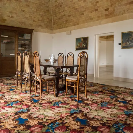 Hotel Masseria Fontana Di Vite 4*