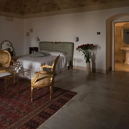Hotel Masseria Fontana Di Vite 4*
