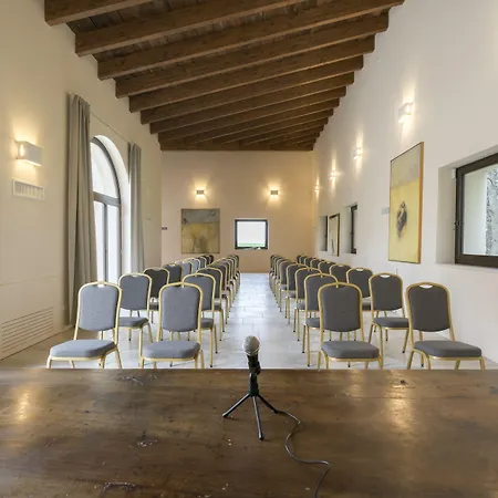 Masseria Fontana Di Vite 4* マテーラ