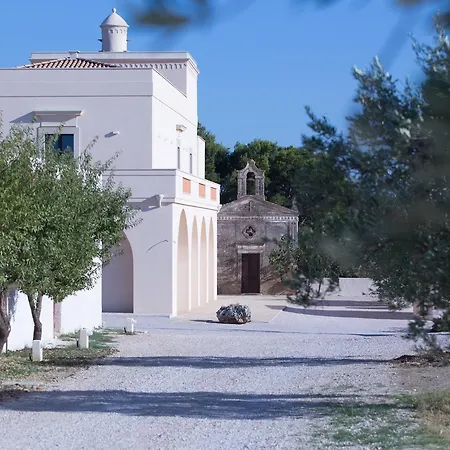 Masseria Fontana Di Vite מלון 4*