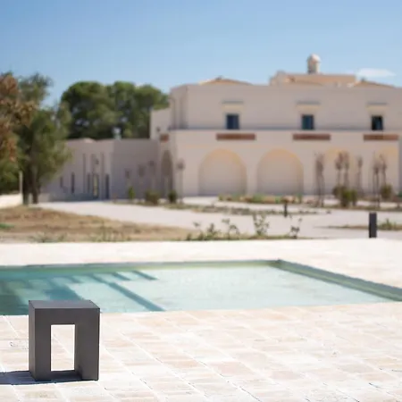 Hotel Masseria Fontana Di Vite 4*