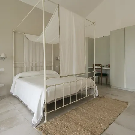 Masseria Fontana Di Vite Hotel