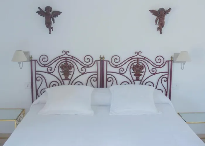 Masseria Fontana Di Vite 4*