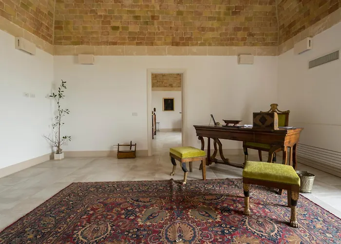 Masseria Fontana Di Vite Hotel 4*