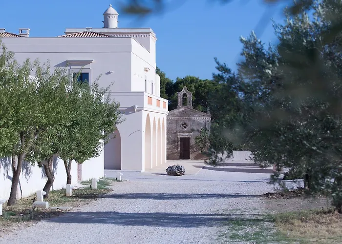 Masseria Fontana Di Vite Hotel 4*